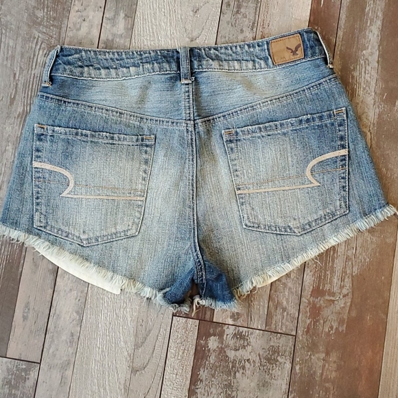 American Eagle hi-rise festival jean shorts size 6 - Picture 8 of 9